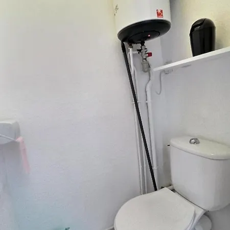 Confort A 500m De La De *